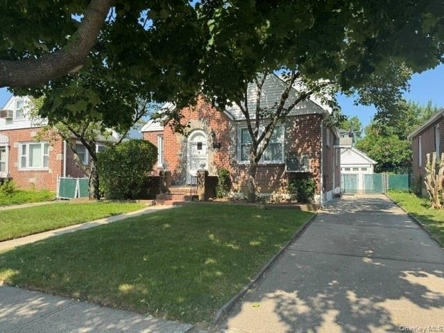 83-19 255th Street - Photo 0