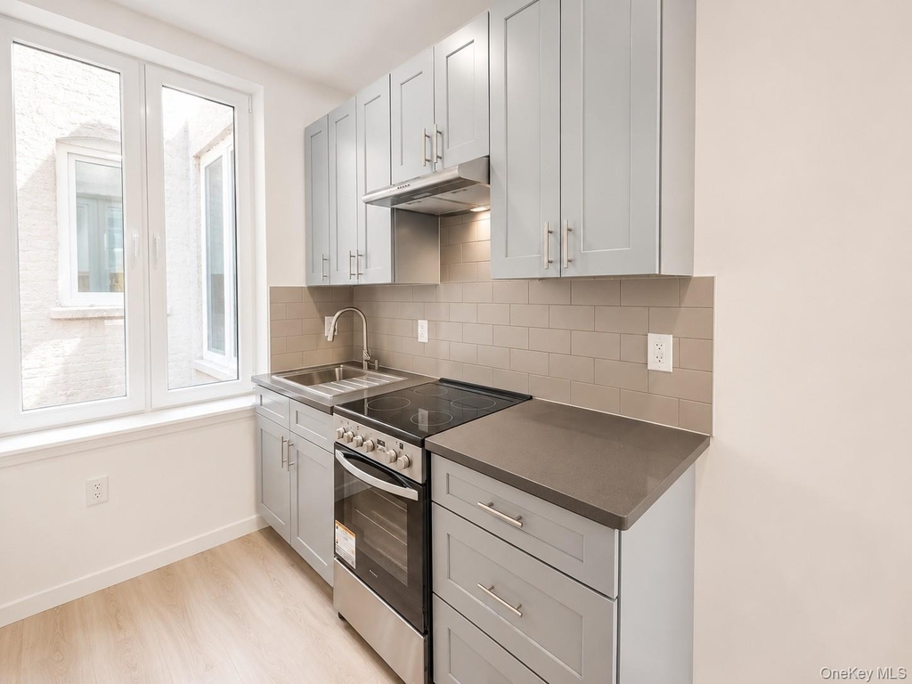 6946 64th Street - Photo 0