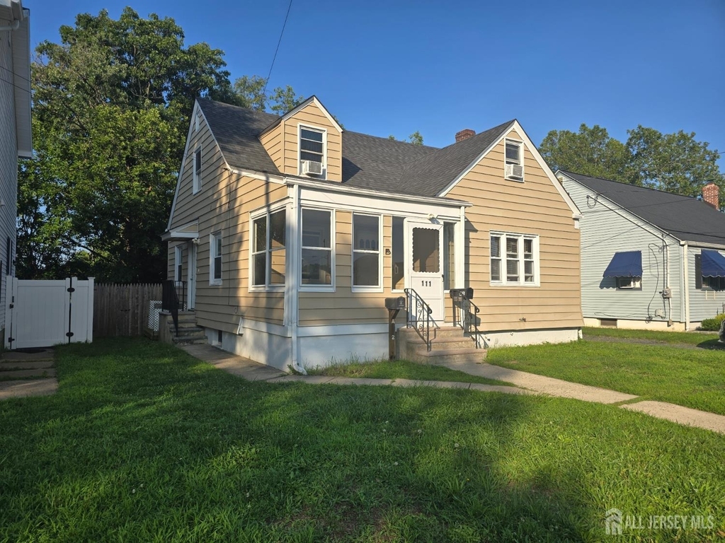 111 Bertram Avenue - Photo 0