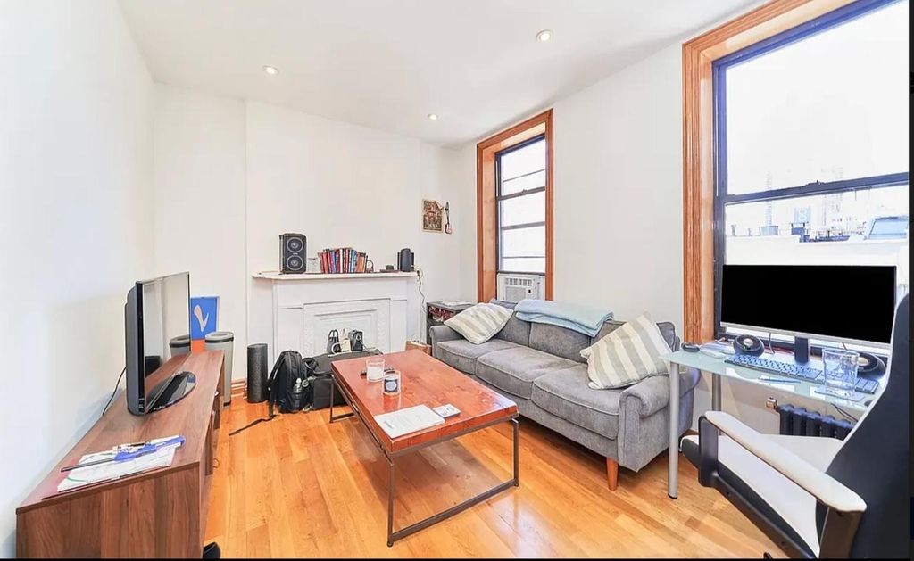 362 W 36th Street - Photo 0