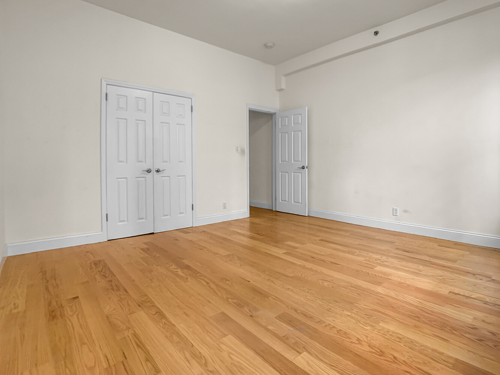 250 W 105th Street - Photo 2