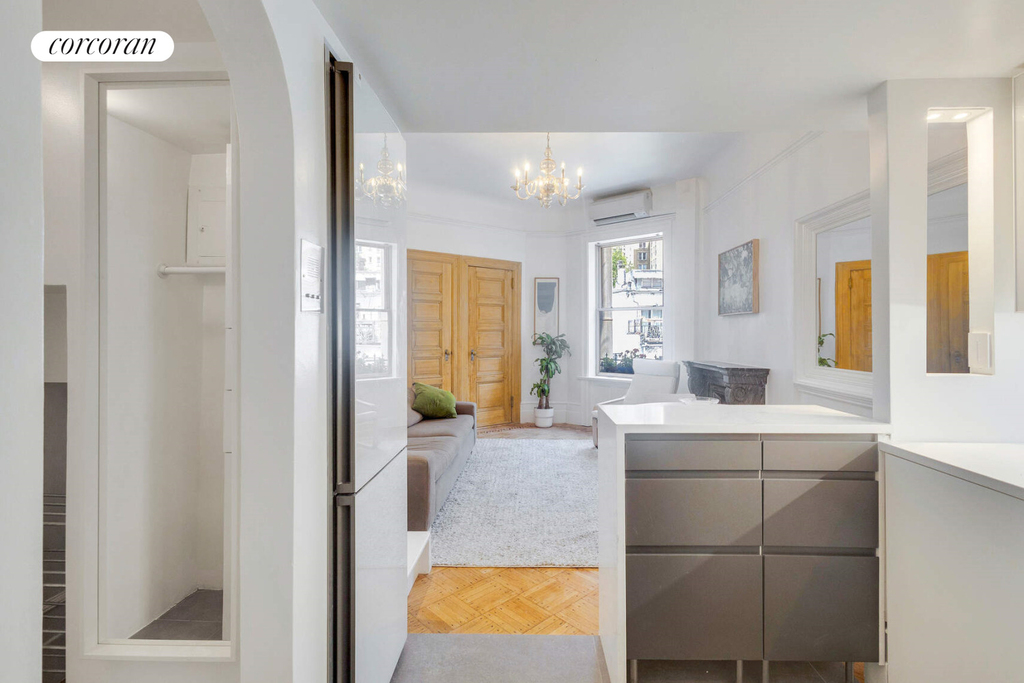 31 W 94th Street - Photo 1