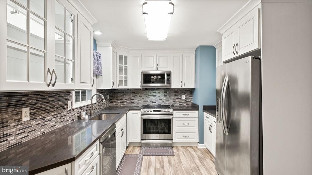 4453 Holly Avenue - Photo 9