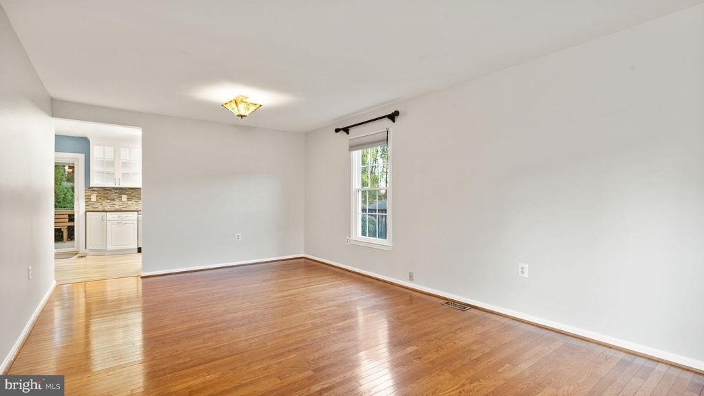 4453 Holly Avenue - Photo 5