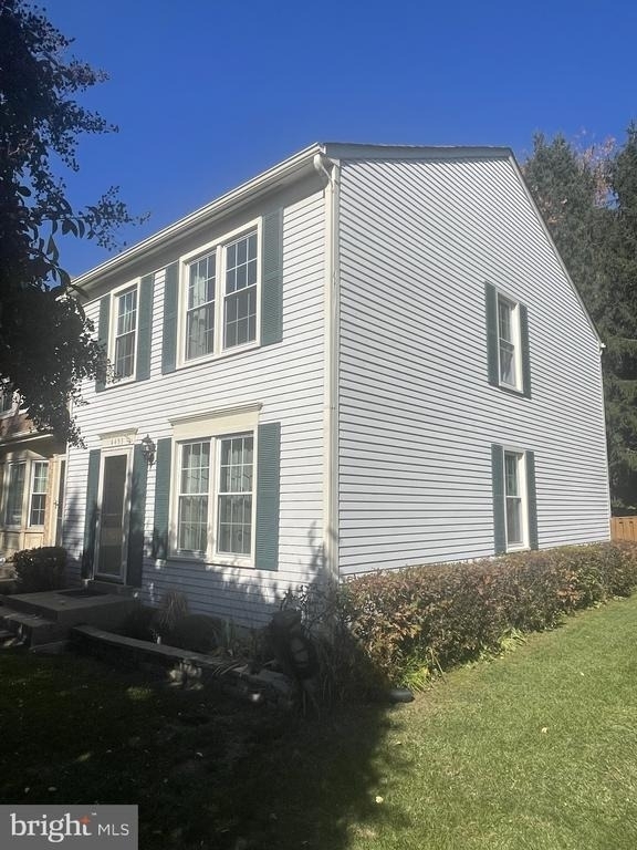 4453 Holly Avenue - Photo 2