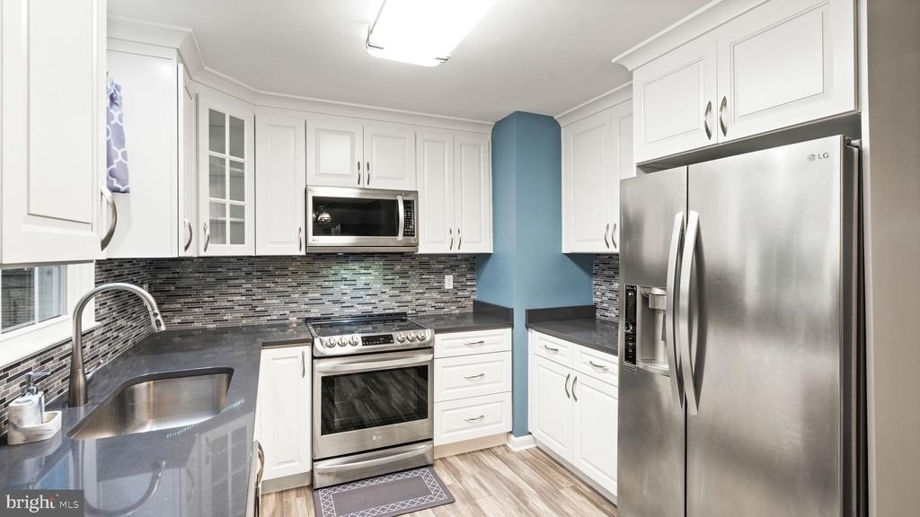 4453 Holly Avenue - Photo 13