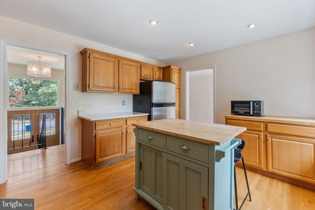 1731 Tamerisk Court - Photo 5