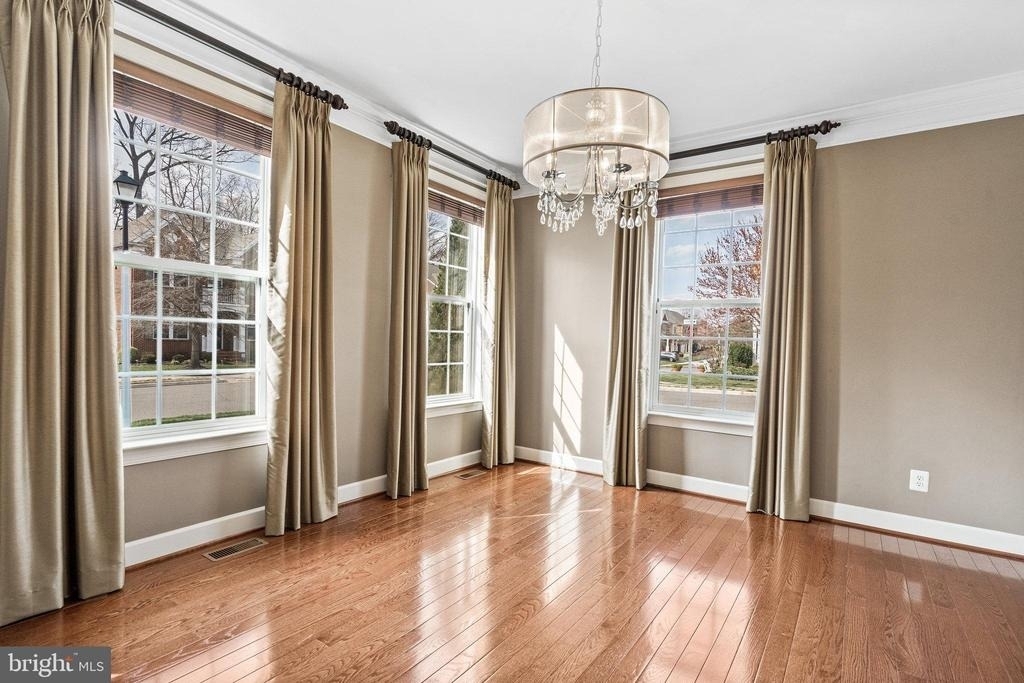 4561 Rona Place - Photo 10