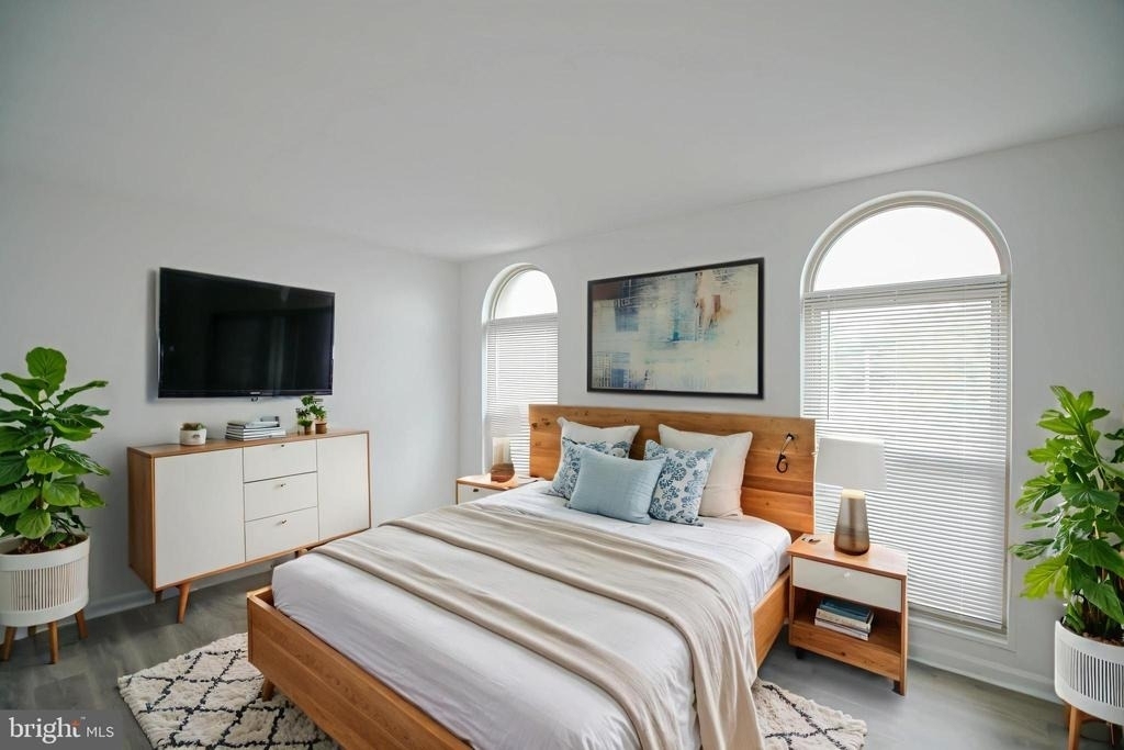 6 Canterbury Square - Photo 3