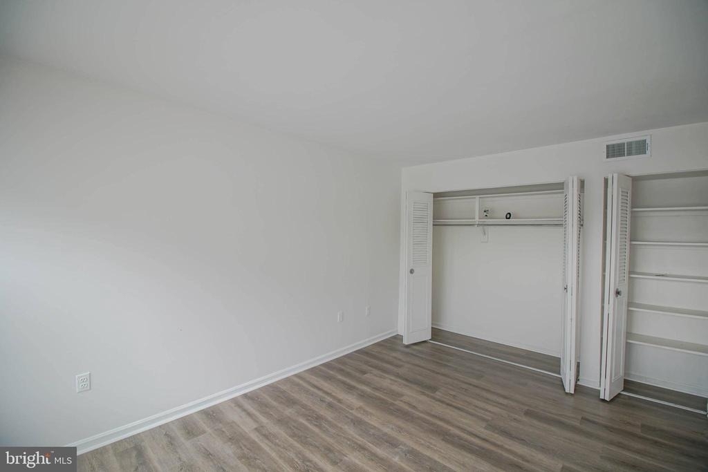 6 Canterbury Square - Photo 18