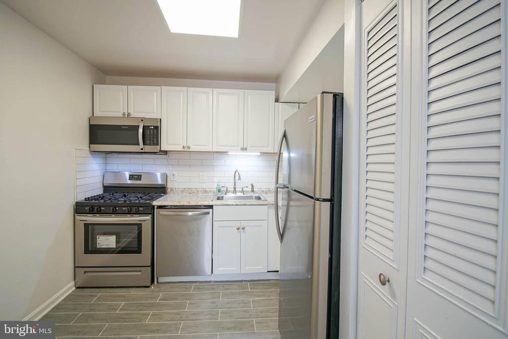 6 Canterbury Square - Photo 12