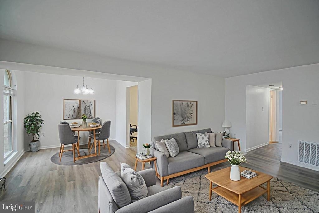 6 Canterbury Square - Photo 1