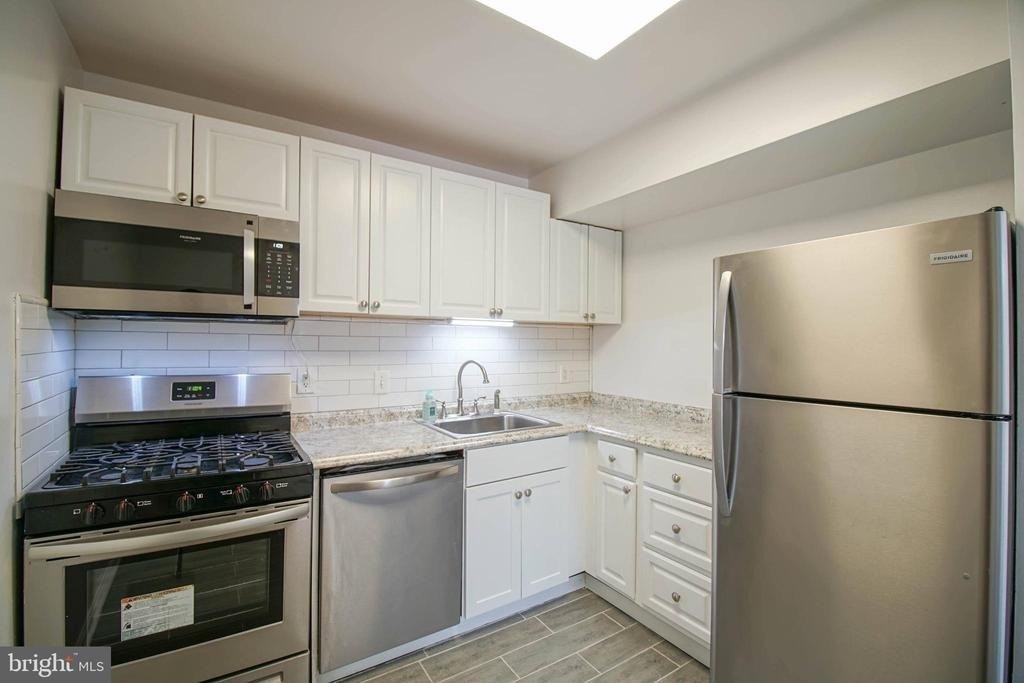 6 Canterbury Square - Photo 11