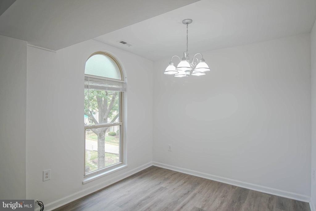 6 Canterbury Square - Photo 8