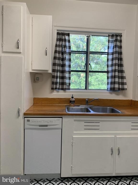 3382 Martha Custis Drive - Photo 9