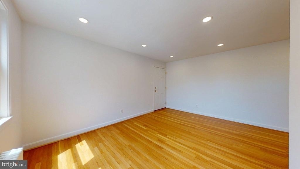 1210 N Kenilworth Street - Photo 2