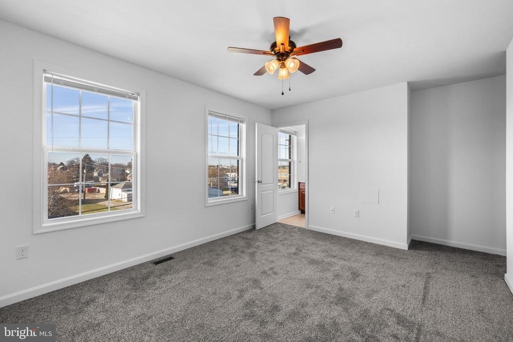 28 Heights Ave - Photo 32
