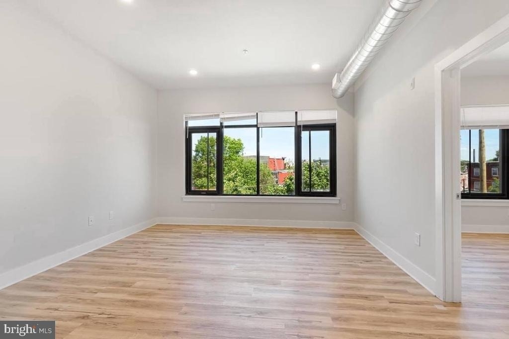 2440 Kensington Avenue - Photo 7