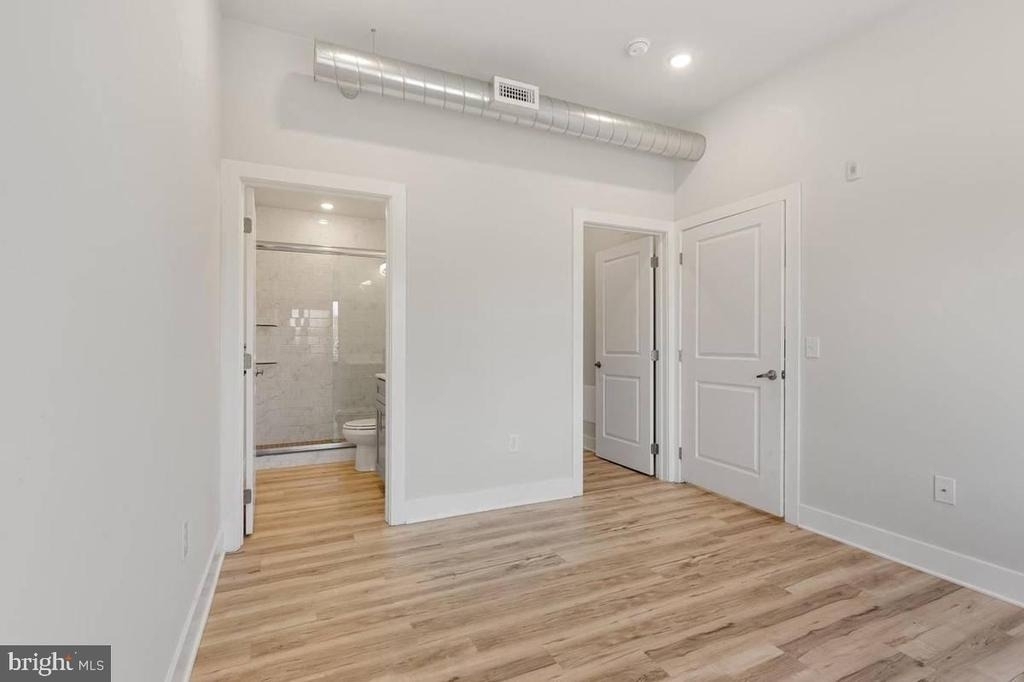 2440 Kensington Avenue - Photo 9