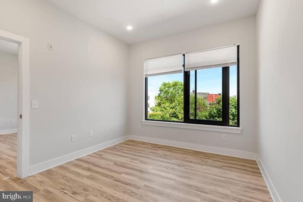 2440 Kensington Avenue - Photo 11