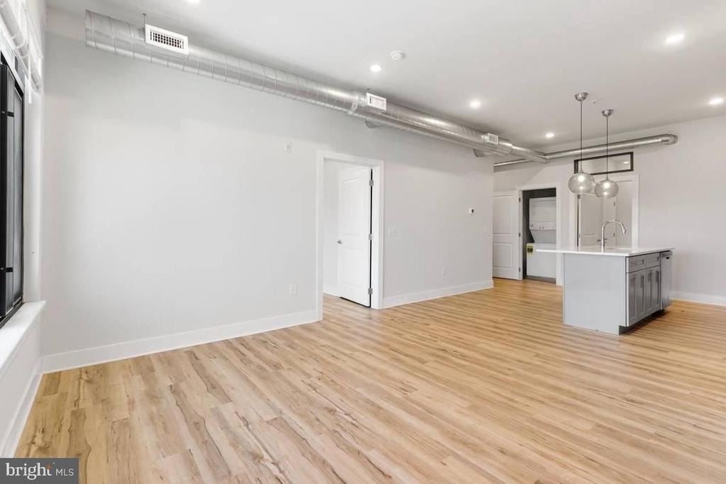2440 Kensington Avenue - Photo 5