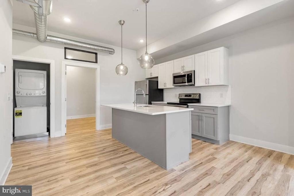 2440 Kensington Avenue - Photo 3