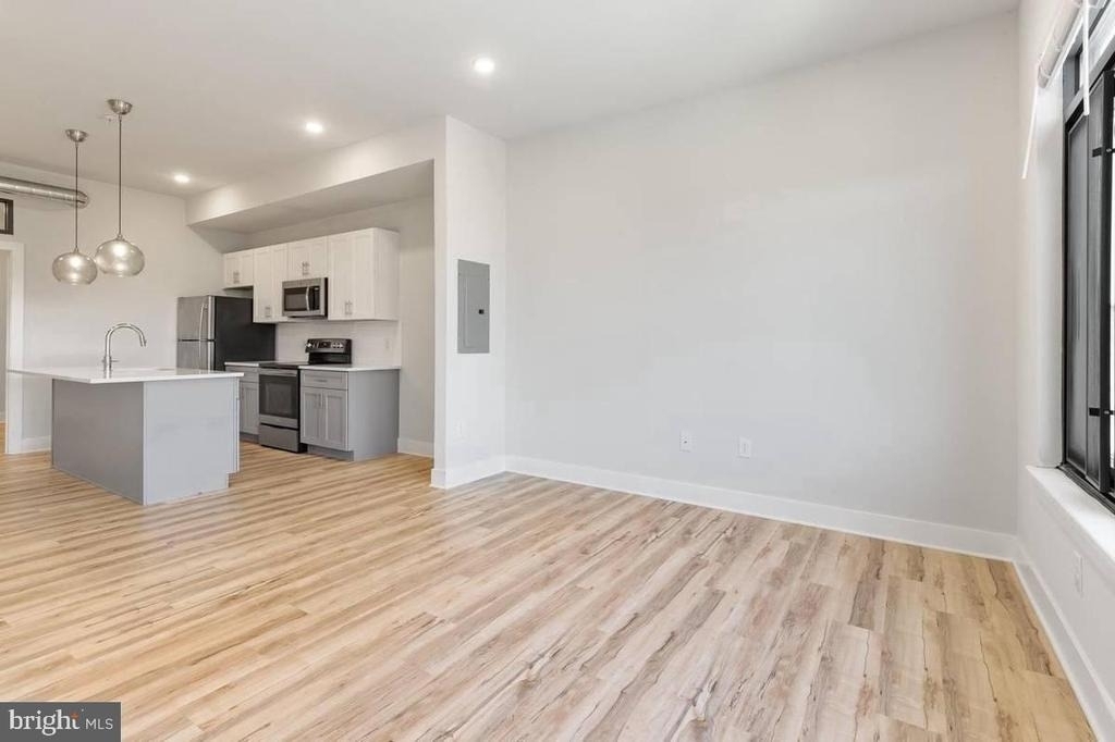 2440 Kensington Avenue - Photo 4