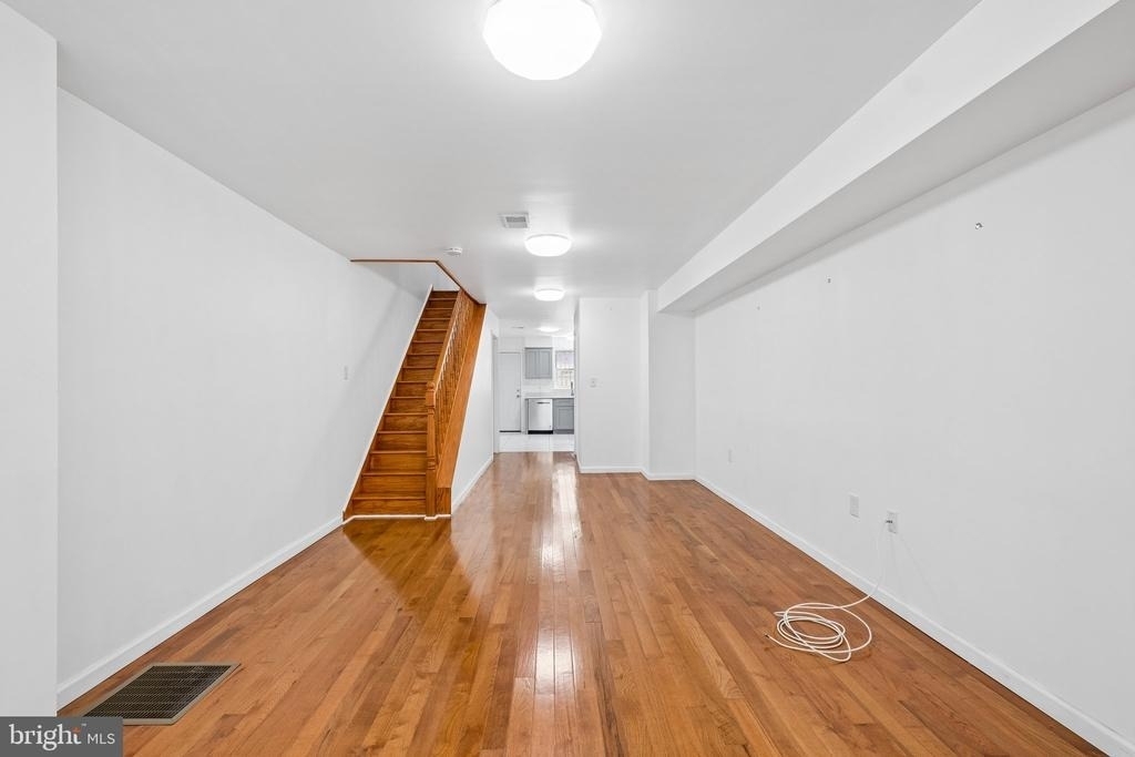 732 Dickinson Street - Photo 4