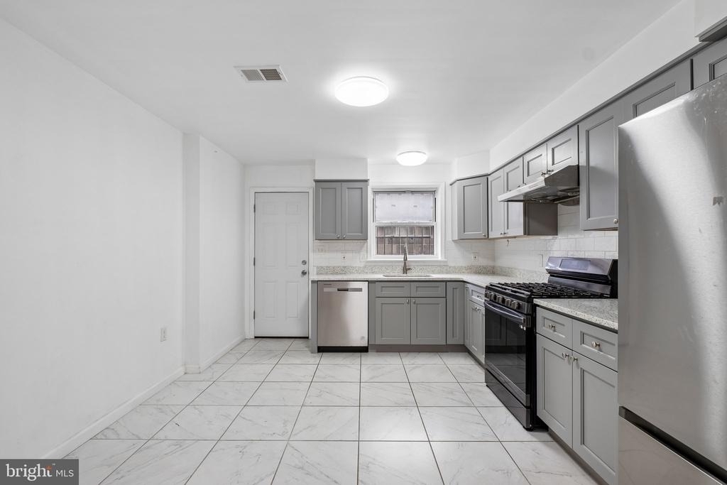 732 Dickinson Street - Photo 9