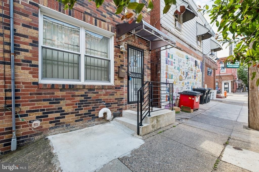 732 Dickinson Street - Photo 0