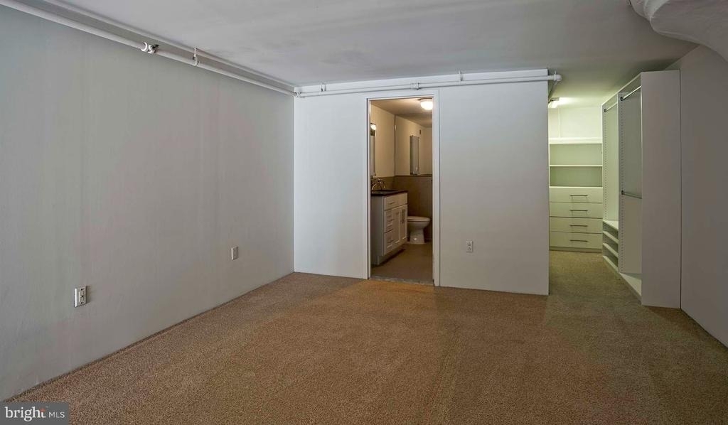 2300 Walnut Street - Photo 7