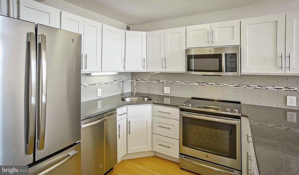2300 Walnut Street - Photo 18