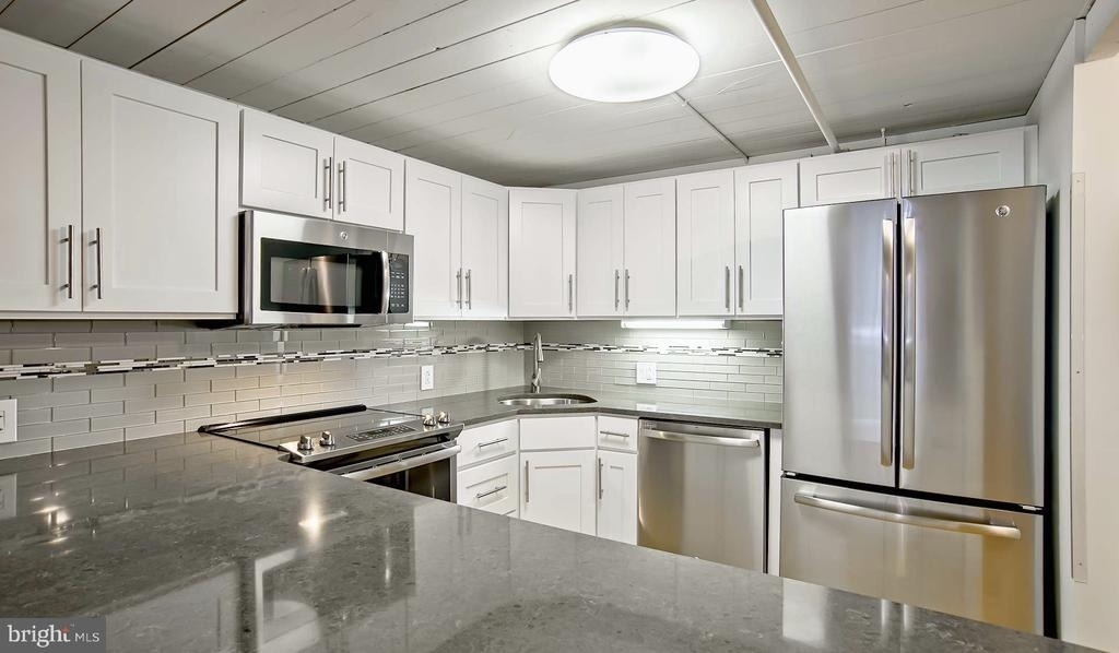 2300 Walnut Street - Photo 2
