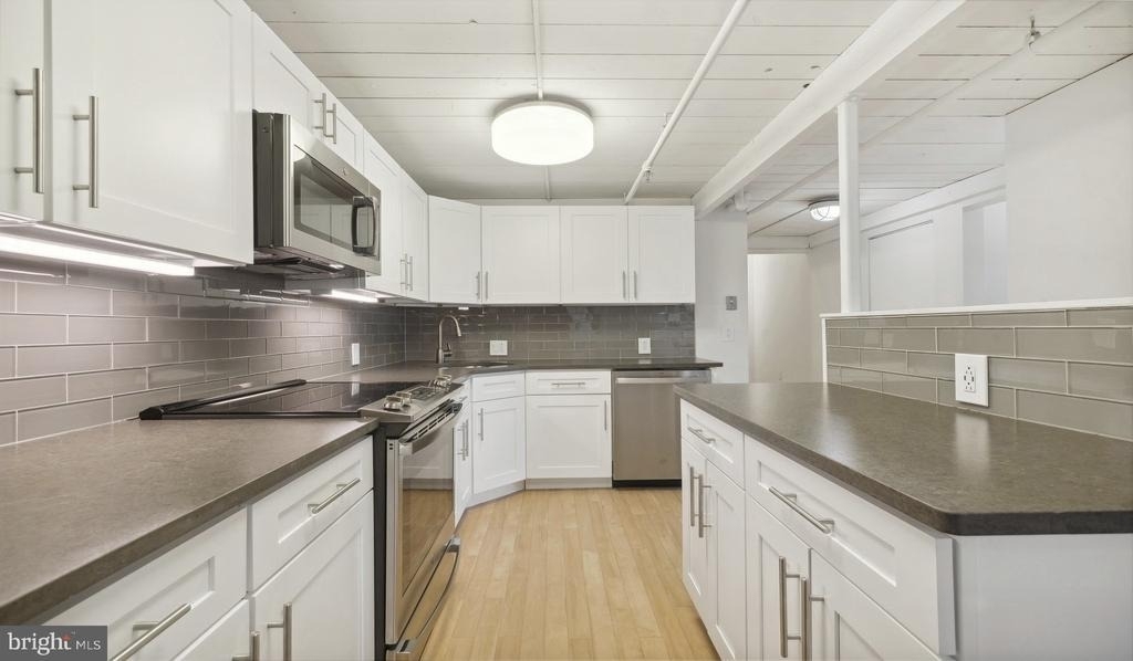 2300 Walnut Street - Photo 17