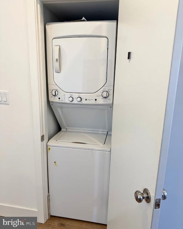 914 Snyder Avenue - Photo 2