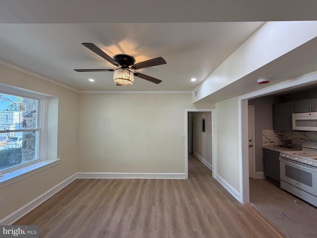 1651 W Grange Avenue - Photo 2