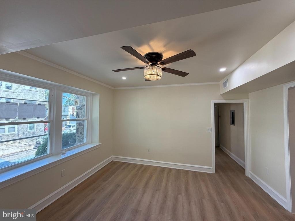 1651 W Grange Avenue - Photo 4