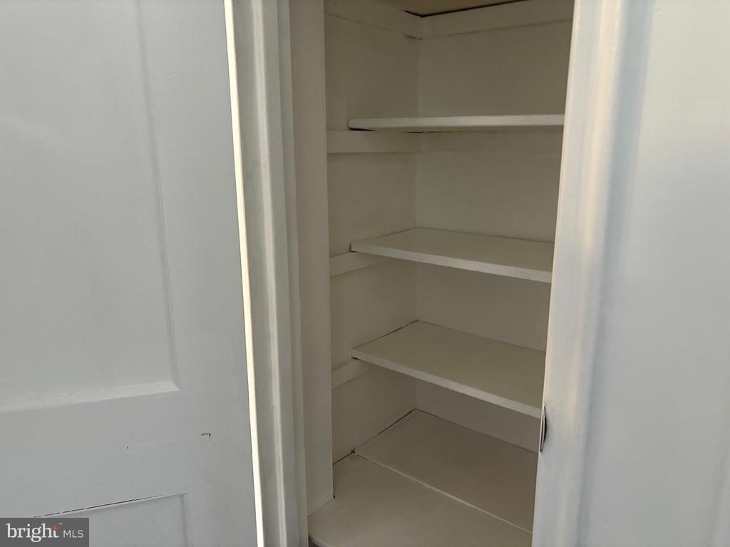 676 Perth Place - Photo 30