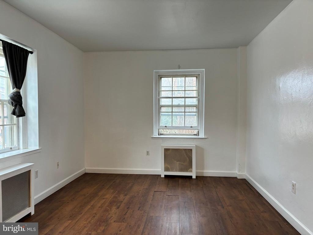 676 Perth Place - Photo 9