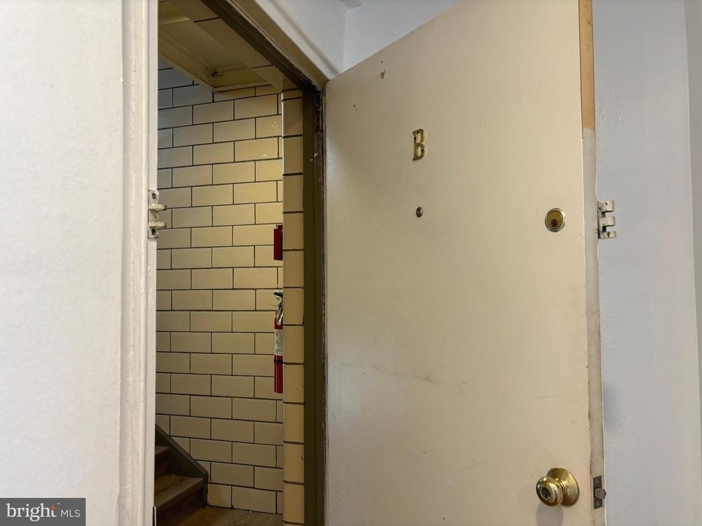 676 Perth Place - Photo 31