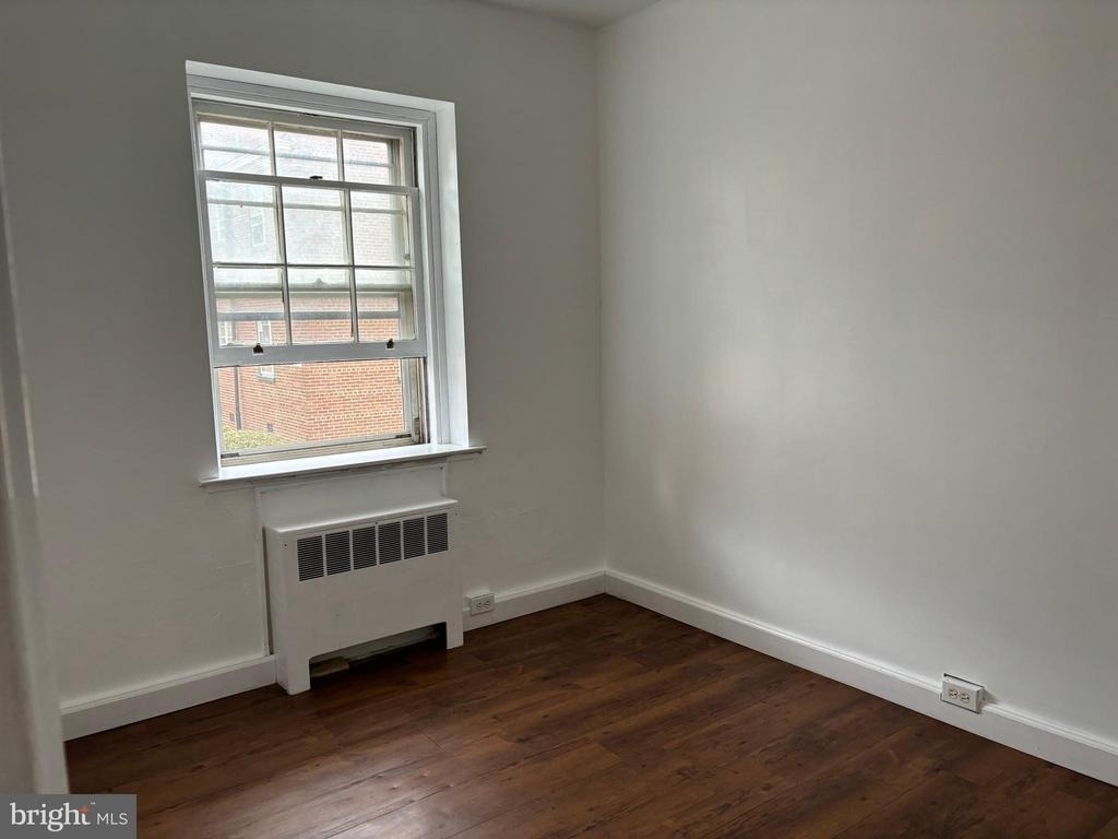 676 Perth Place - Photo 17