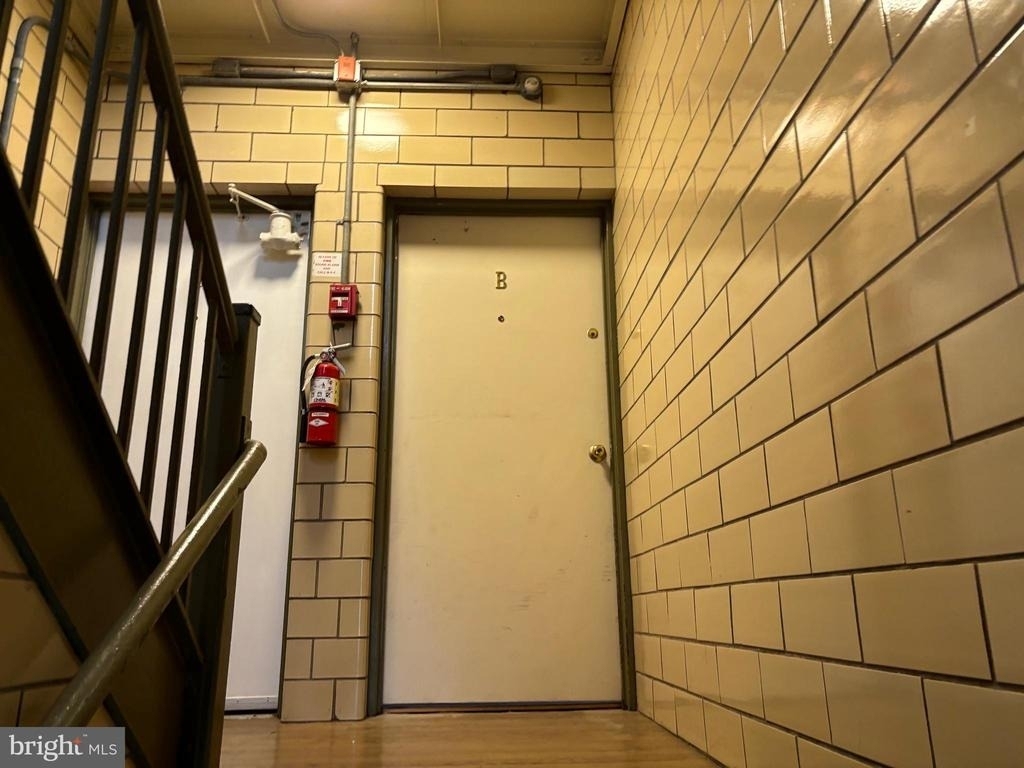 676 Perth Place - Photo 21