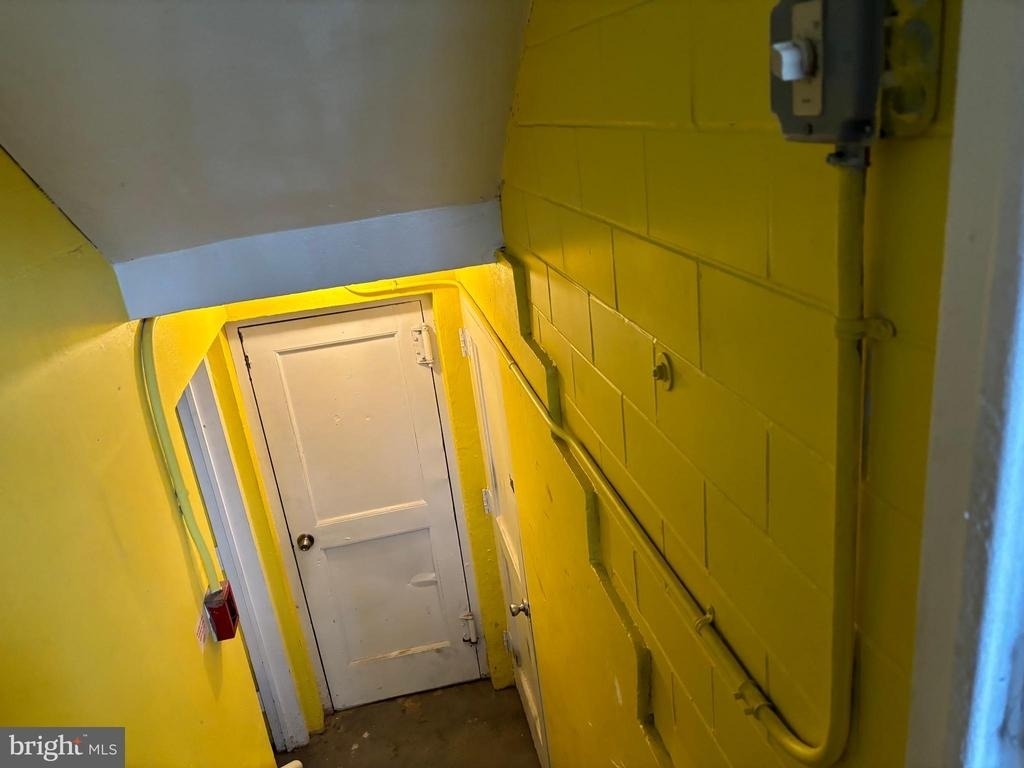 676 Perth Place - Photo 25