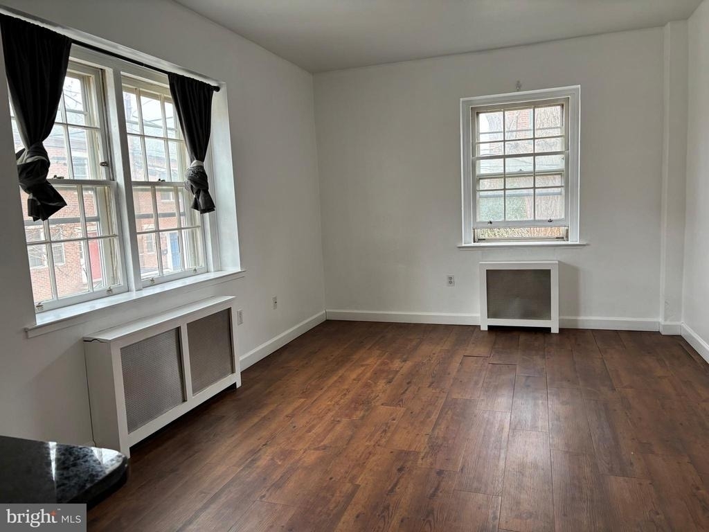 676 Perth Place - Photo 29