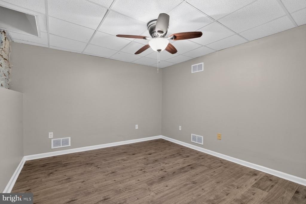 256 S Washington Street - Photo 10