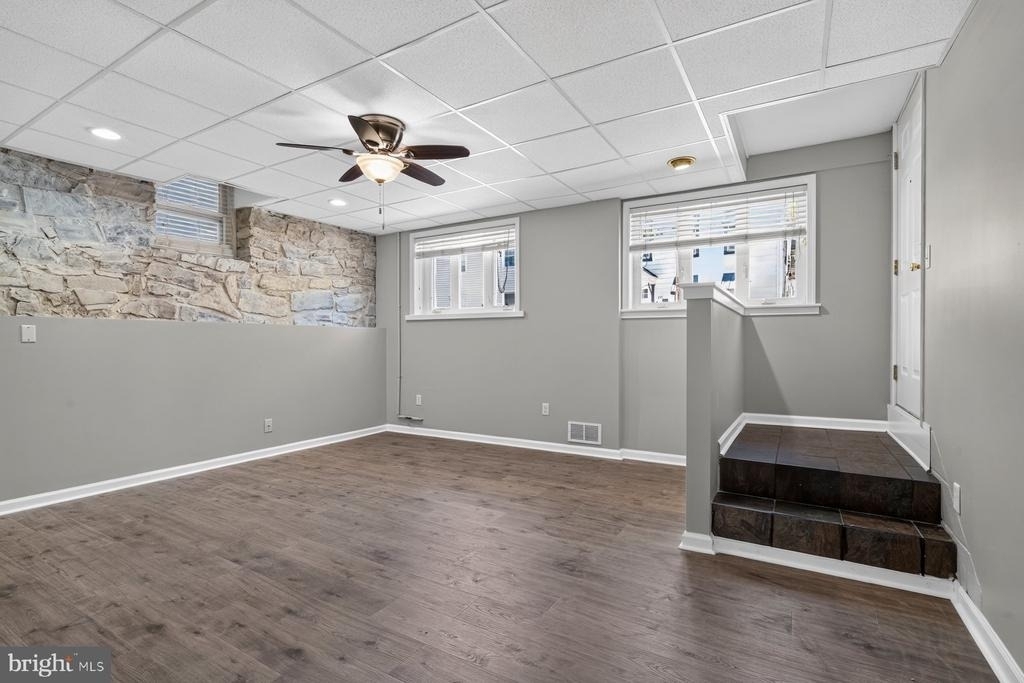 256 S Washington Street - Photo 5