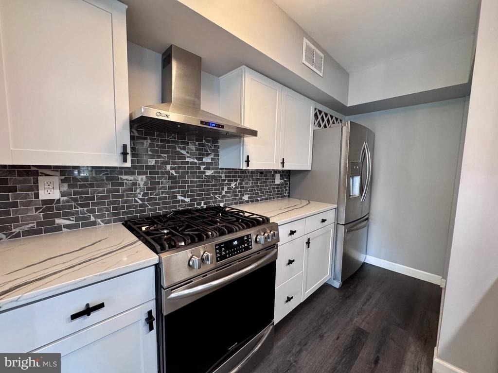 1403 Roberts Way - Photo 8