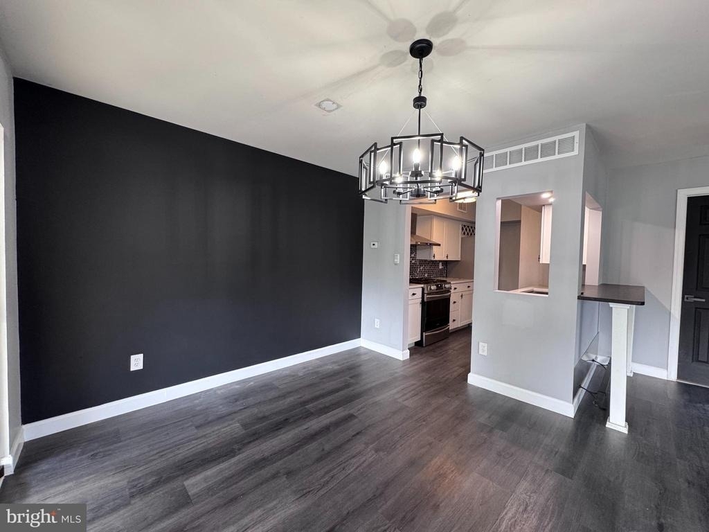 1403 Roberts Way - Photo 5
