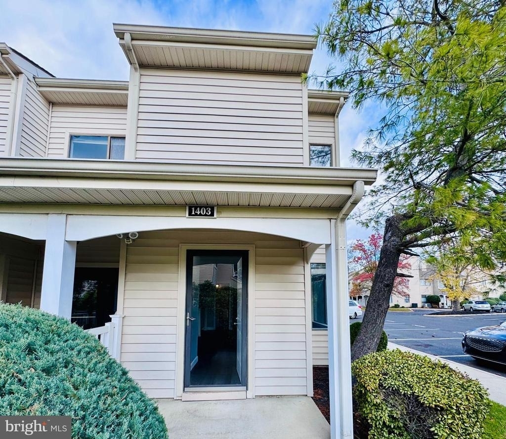 1403 Roberts Way - Photo 1