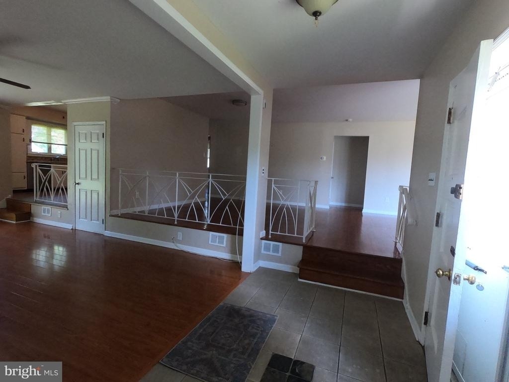 436 S Suffolk Drive - Photo 2